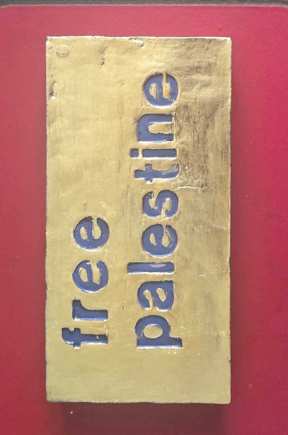 Al Fadhil, Balerna, Free Palestine, 2025Terracotta e foglia d'oro3 x 14 x 28 cm